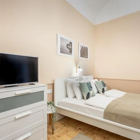 Excellent Location, Cozy