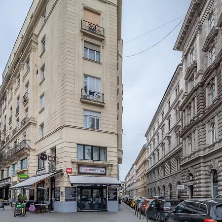 Excellent Location, Cozy * Budapest