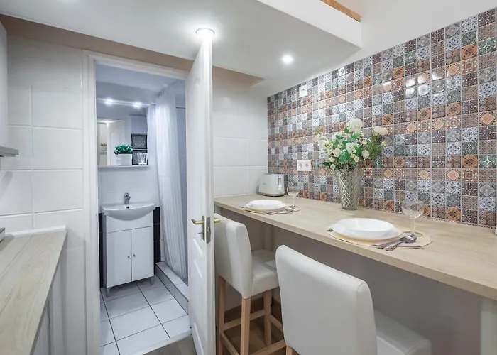 Excellent Location, Cozy Apartament